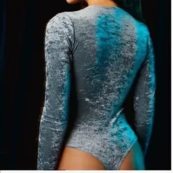 TNA Crushed Velvet Longsleeve Bodysuit - Picture 3 of 7